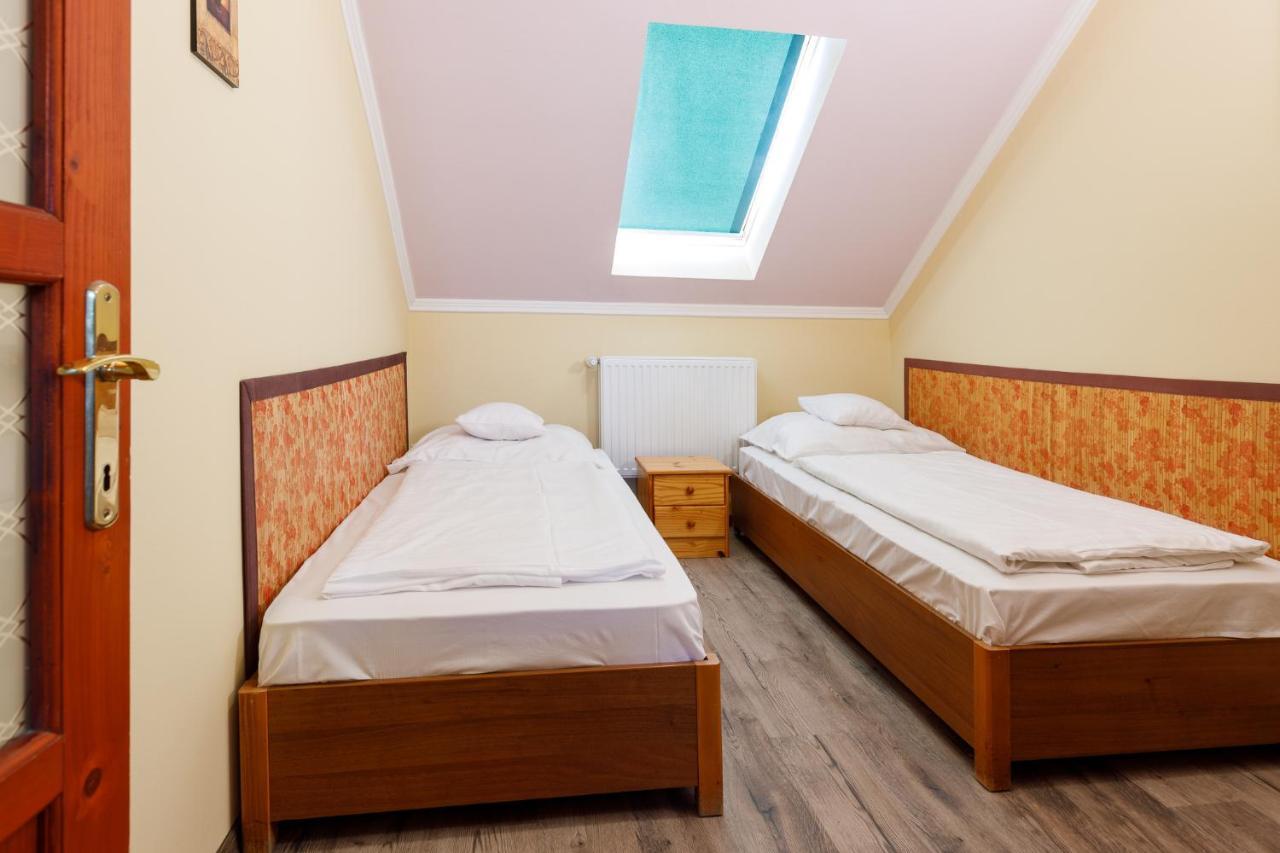 Central Apartman Gyula Exterior photo