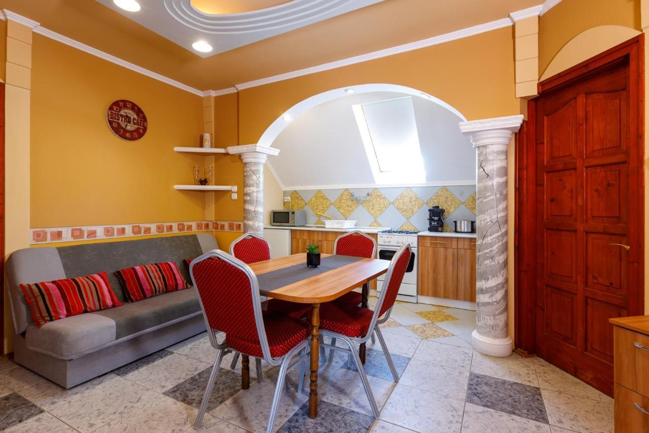 Central Apartman Gyula Exterior photo