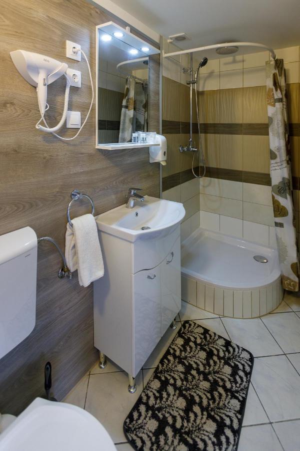 Central Apartman Gyula Exterior photo